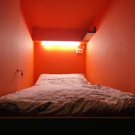 Hostel West Point Capsule Almaty Exterior foto