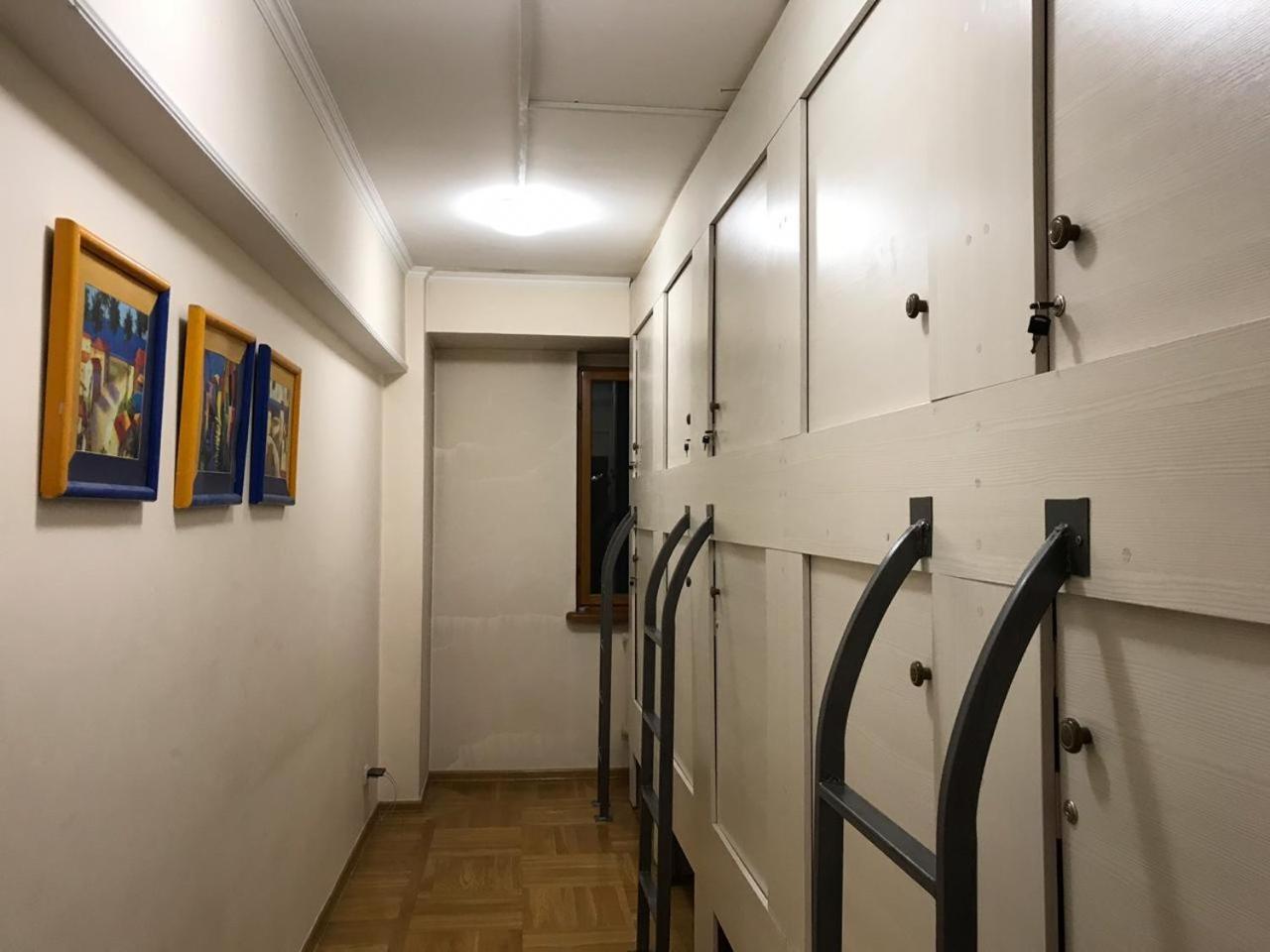 Hostel West Point Capsule Almaty Exterior foto